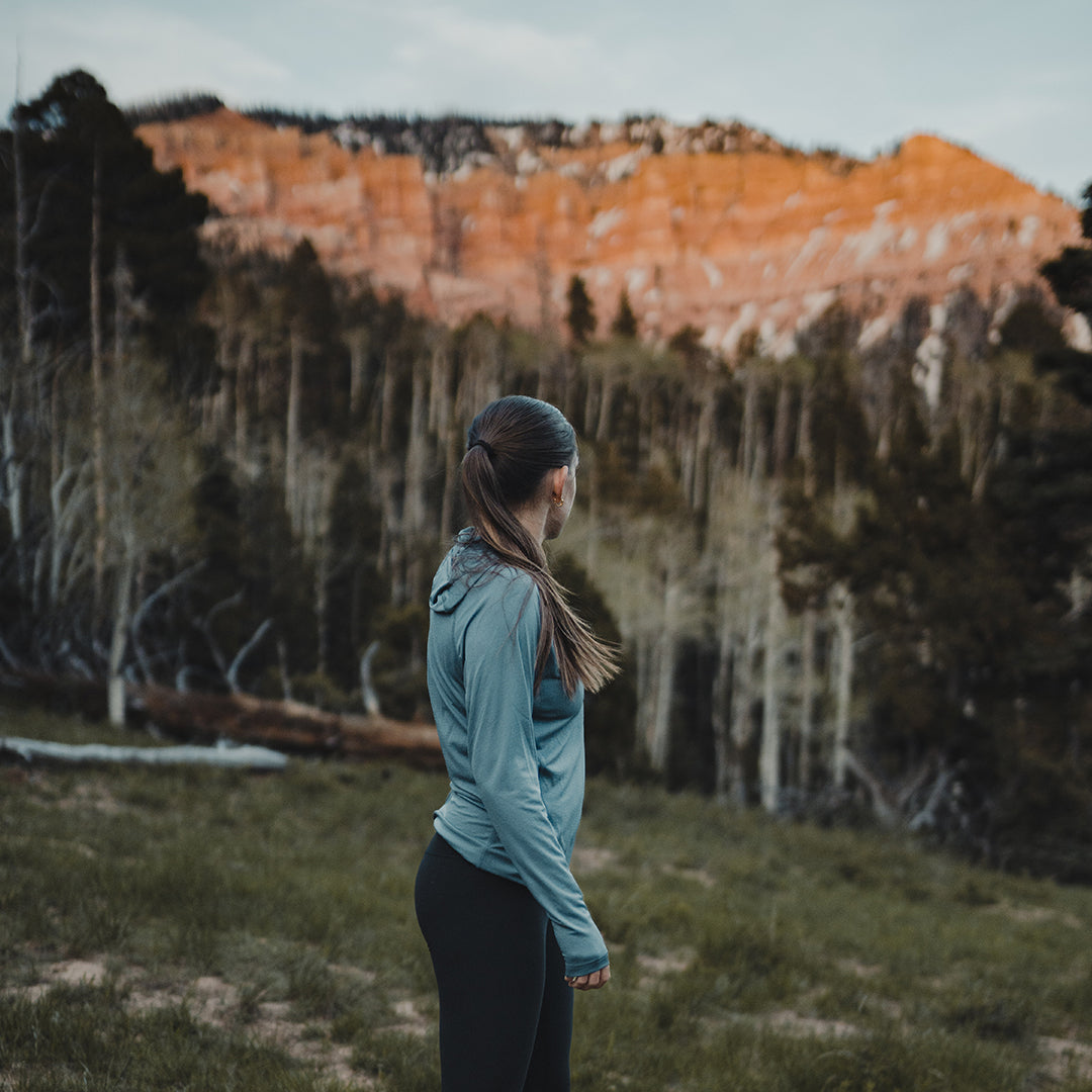 (USED) Women's Altitude Sun Hoodie - Image 7